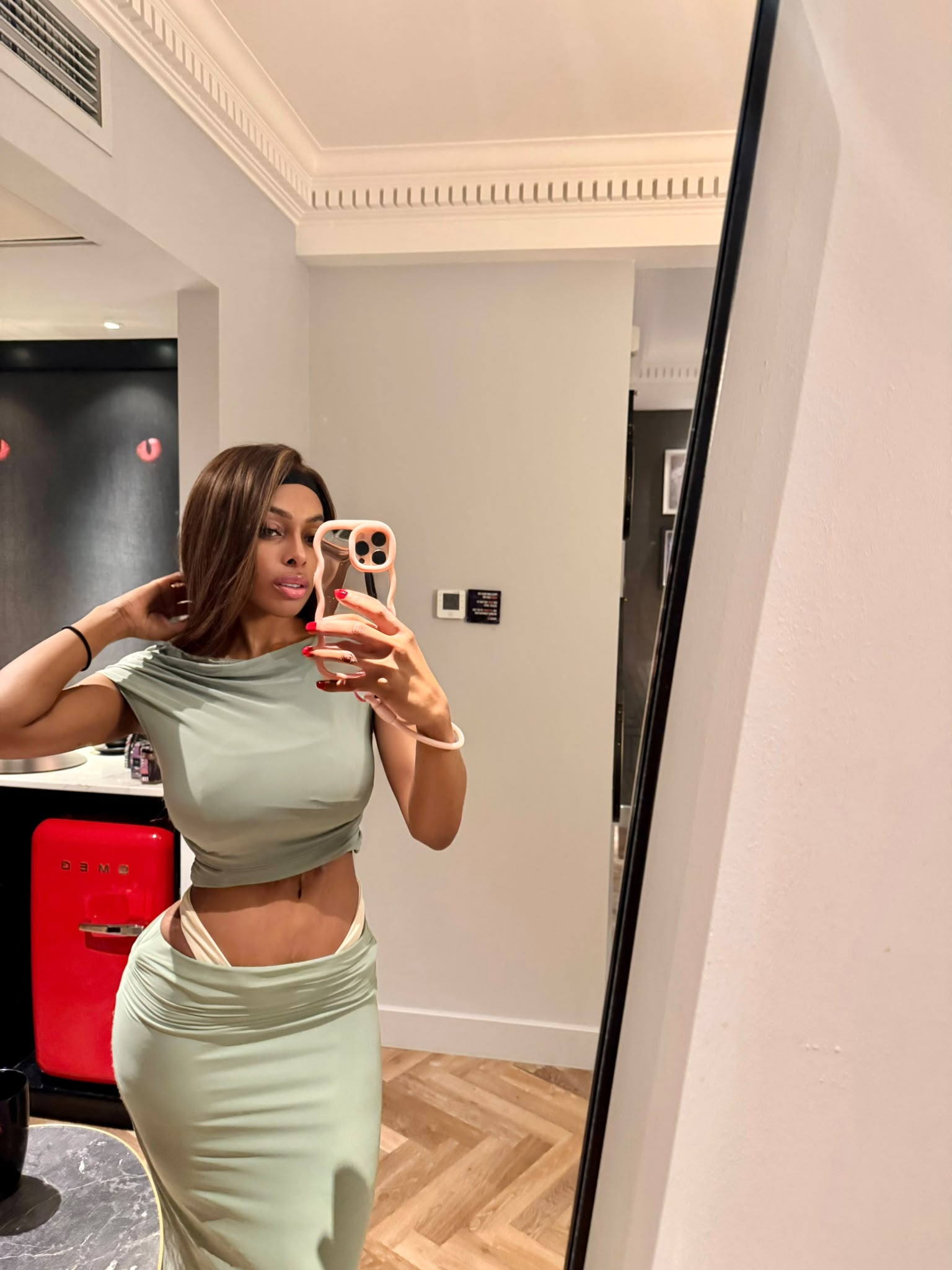 Real reference — mint co-ord mirror look